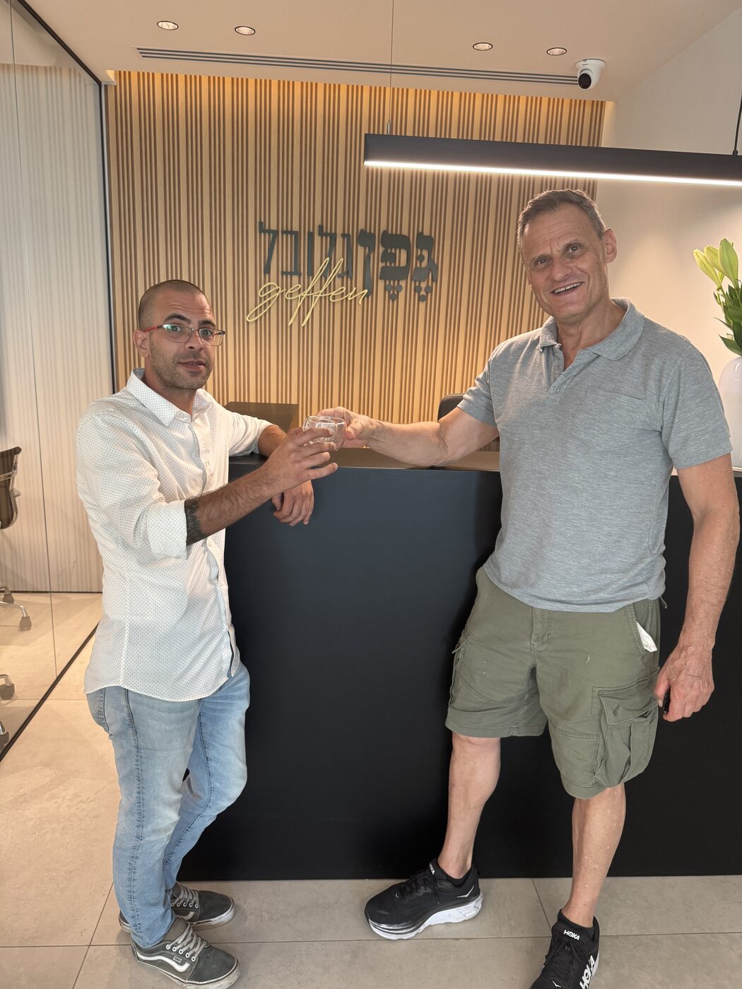 רגע חתימה 64