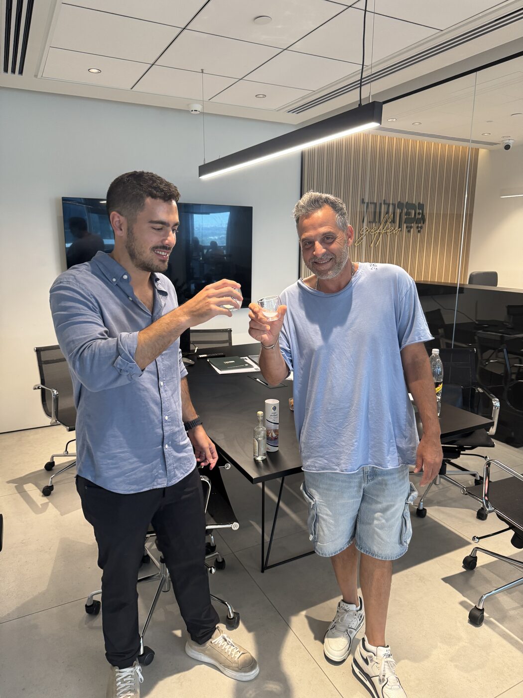 רגע חתימה 40